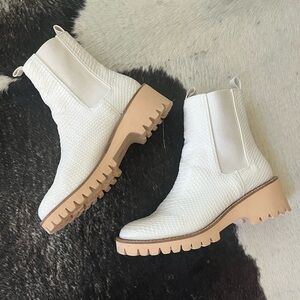 Coconuts by Matisse white snake boot, size 8